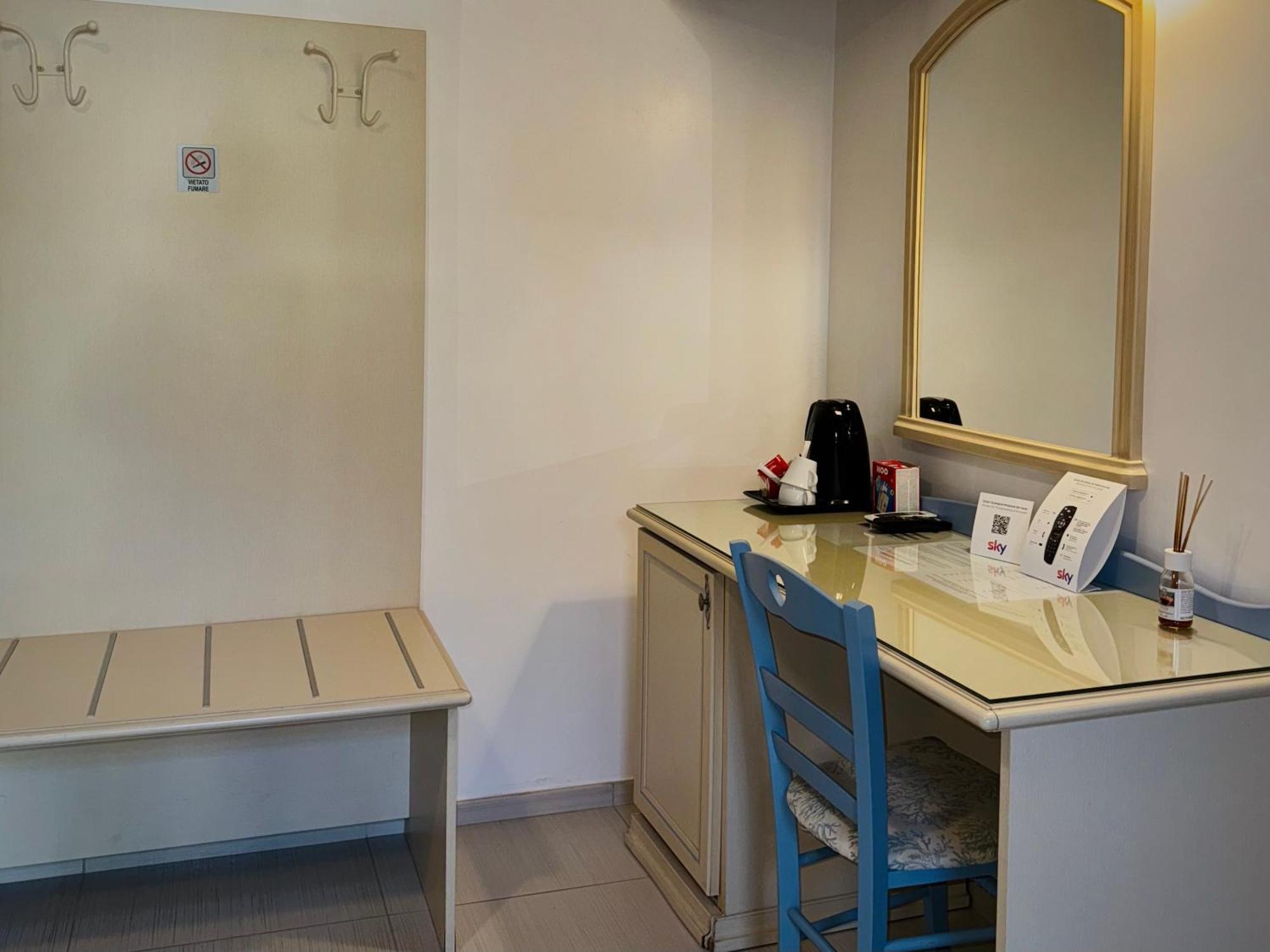 Baia Sangiorgio Hotel Resort Bari Esterno foto