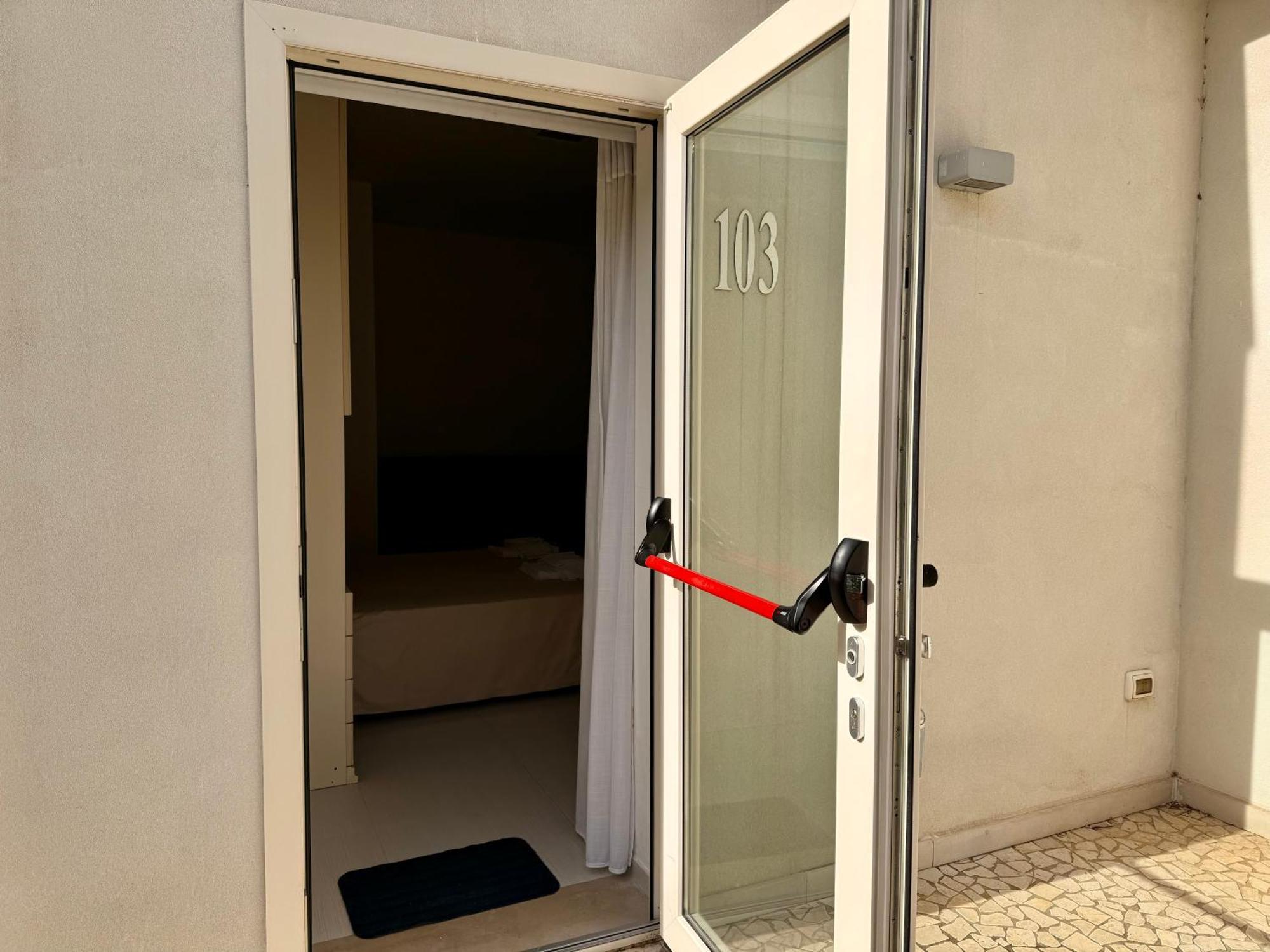 Baia Sangiorgio Hotel Resort Bari Esterno foto